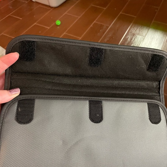 Case Logic CD DVD media pouch Velcro closure black silver four pocket disk slots - Picture 9 of 10
